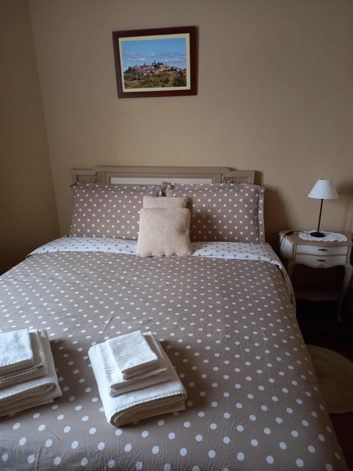 Bed and Breakfast I Quattro Grappoli Neive Zimmer foto